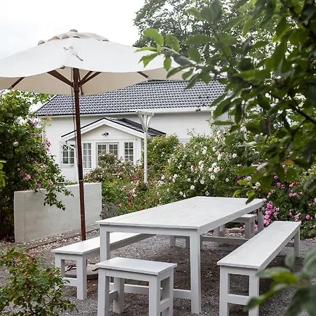 Vallby Cottage Enkoping Exterior photo